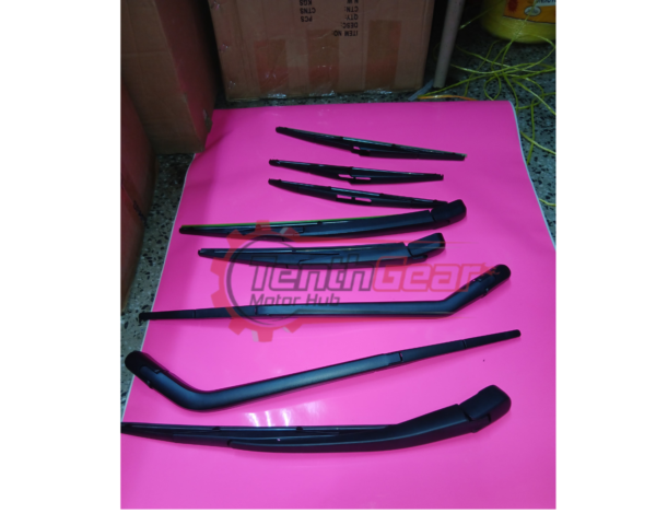 Rear wiper universal arms and blade