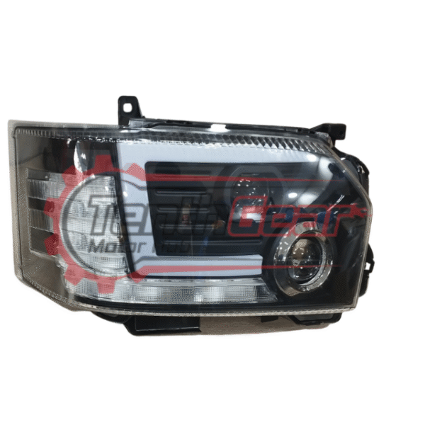 Headlight Aftermarket Toyota HiAce 7L Right/Left