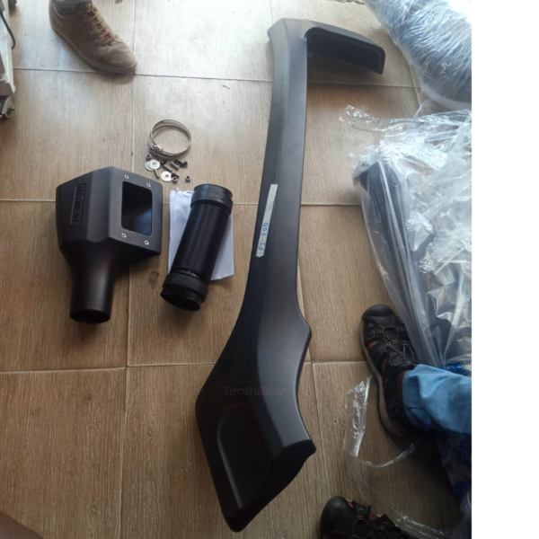 Snorkel  200 Series V8
