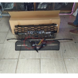 Grille FJ 150 with light aftermarket 2018